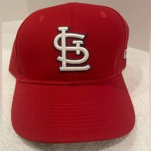 Adult New MLB St. Louis Cardinals Red Hat. Velcro back. One Size. Brand Bew